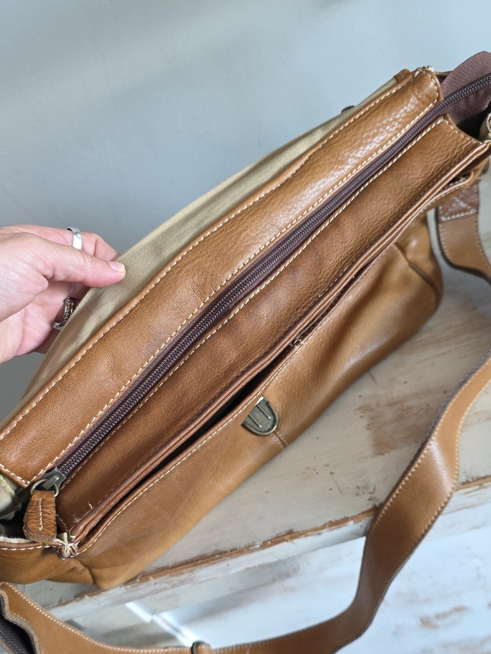 L.L. Bean Vintage Brown Leather Messenger Bag - Picture 11 of 14